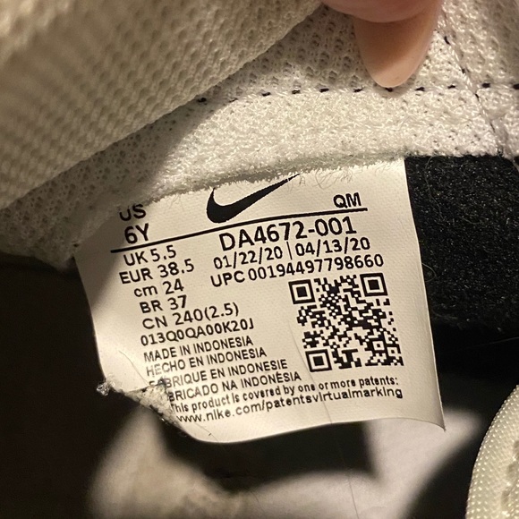 Black Nike Blazers worn once or twice! (Size youth 6, I’m a 7-7.5W and they fit) - Picture 5 of 6